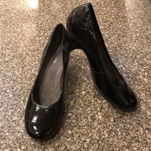 Like new AEROSOLES “wise guy” heels